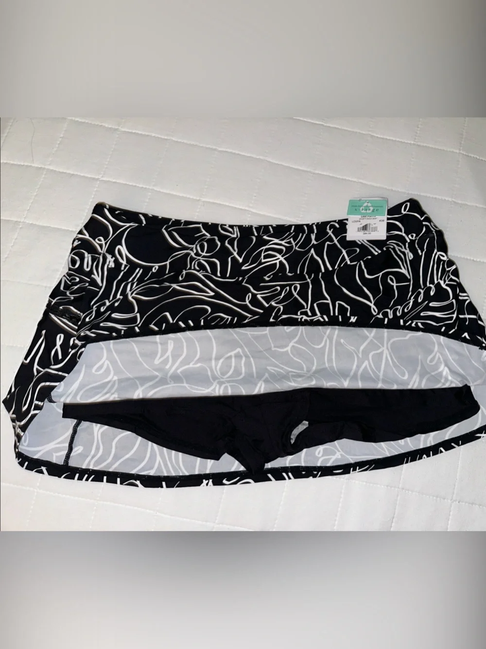 Women’s Black & White Leaf-Print Swim Coverup Skirt